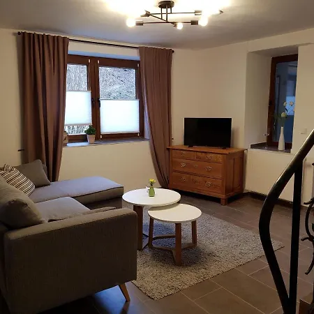 Im Brohlbachtal דירה